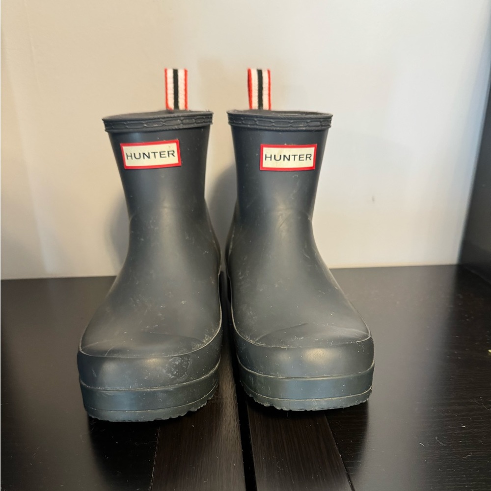 Play Short grey hunter rain boots women’s size 9